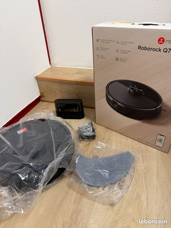 Roborock Q7 M5 noir – Robot aspirateur laveur avec station de recharge (image 1)
