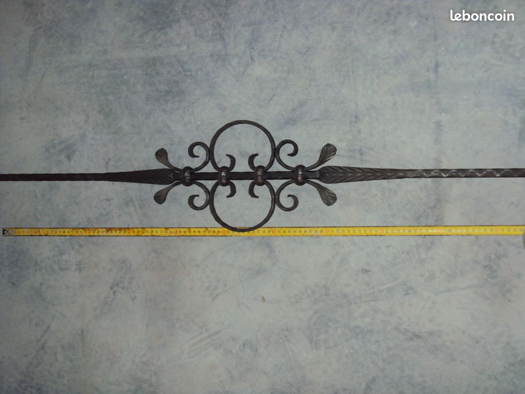 Balustre avec élément décoratif fer (image 1)
