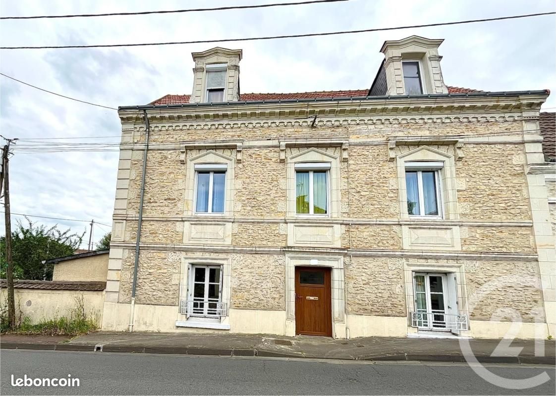 Maison 8 pièces 200 m² · à Châtellerault · 200 m² · 145 140 €