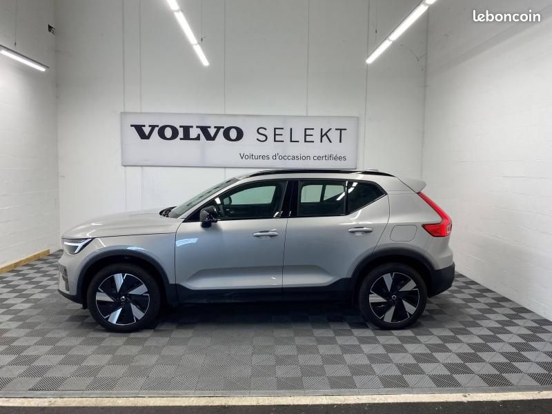 Volvo EX40 Single Extended Range 252ch Plus (image 3)