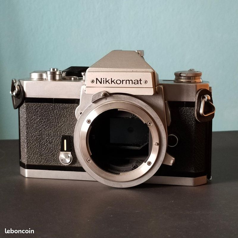 Nikon Nikkormat EL 35mm SLR - Boîtier nu. Testé et fonctionnel