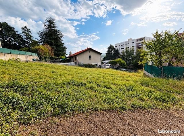 Terrain 580 m² Firminy · 79 000 €