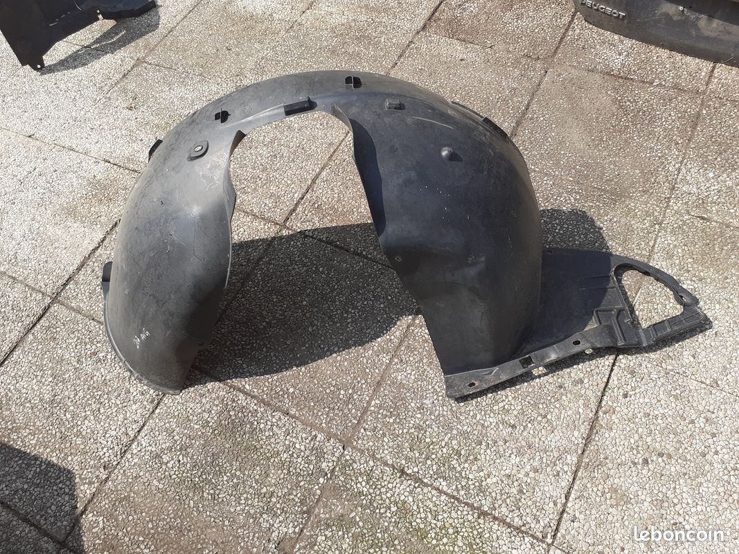 Pare boue avant gauche Peugeot 207 (image 1)