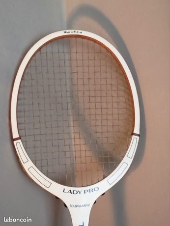 raquettte de tennis ancienneROSSIGNOL LADY PRO TOURNAMENT