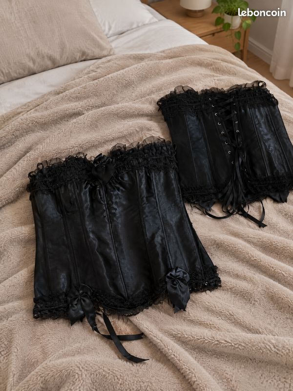 Corset (image 1)