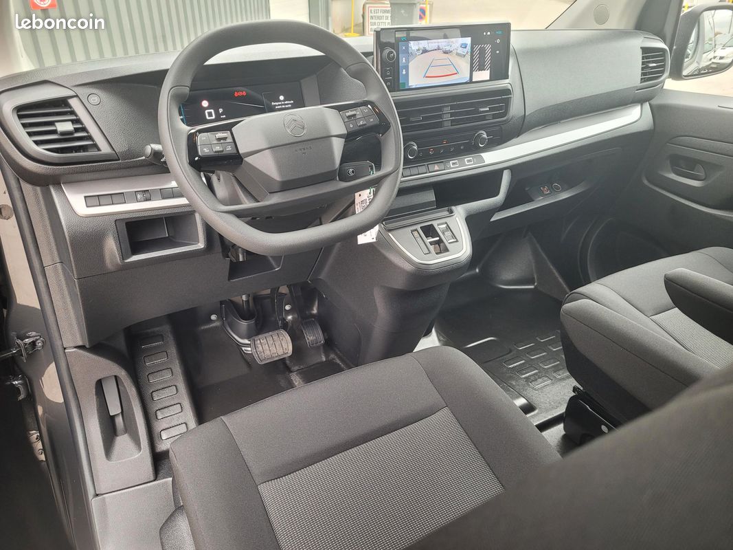 CITROEN JUMPY III Phase 2 VAN ( FOURGON ) STANDARD « M » 2.2 Blue HDI 180 EAT8 CABINE APPROFONDIE FIXE 05 PLACES NEUF avec HABILLAGE BOIS + CAMÉRA RECUL + PROJECTEURS FULL LED ( Prix Vente 31 990 HT ) (image 5)