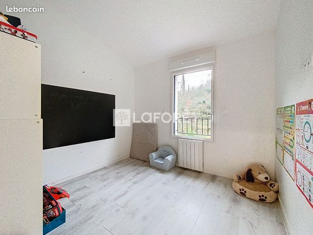 https://img.leboncoin.fr/api/v1/lbcpb1/images/bd/52/0e/bd520ed5b64067099b650371c7a097663b5f1b4f.jpg?rule=ad-image