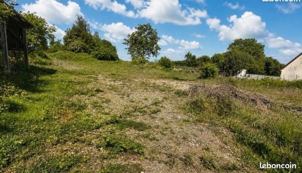 Terrain à bâtir de 1680 m² à ABBECOURT (02) · à Abbécourt · 46 783 €