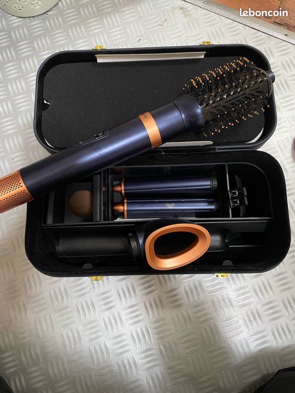 Brosse soufflante à brushing ou boucle (image 1)