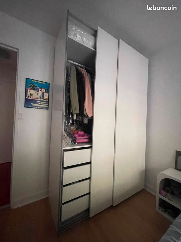 Armoire IKEA PAX 150 cm L x 236 cm H – portes coulissantes blanc brillant – 700 (image 2)