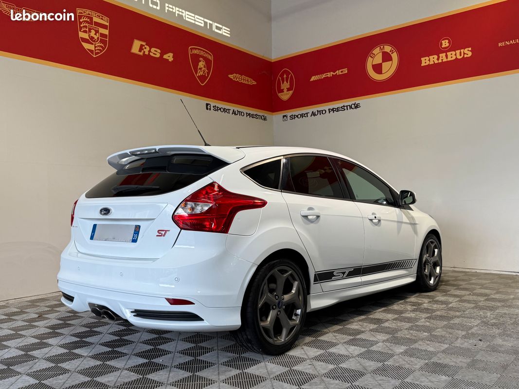 PROMO Focus st 250 cv ( visio et livraison possible ) (image 3)