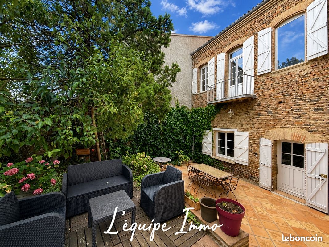 Maison 8 pièces 302 m² · à L'Isle-Jourdain · 302 m² · 680 000 €