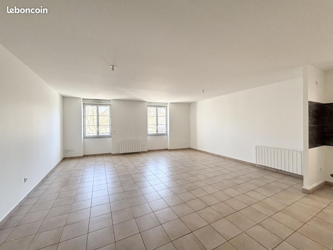 Appartement 4 pièces 93 m² · à Mâcon · 93 m² · 698 €/mois