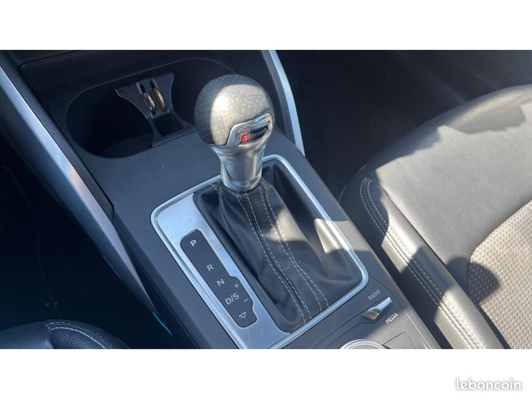 AUDI Q2 1.4 TFSI ESSENCE 150 BVA S Line - CAMERA DE RECUL / SIEGES CHAUFFANTS / BLUETOOTH (image 27)
