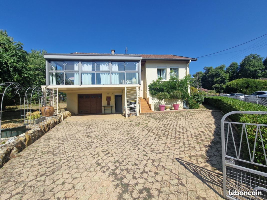 Maison 6 pièces 133 m² · à Charolles · 133 m² · 165 000 €