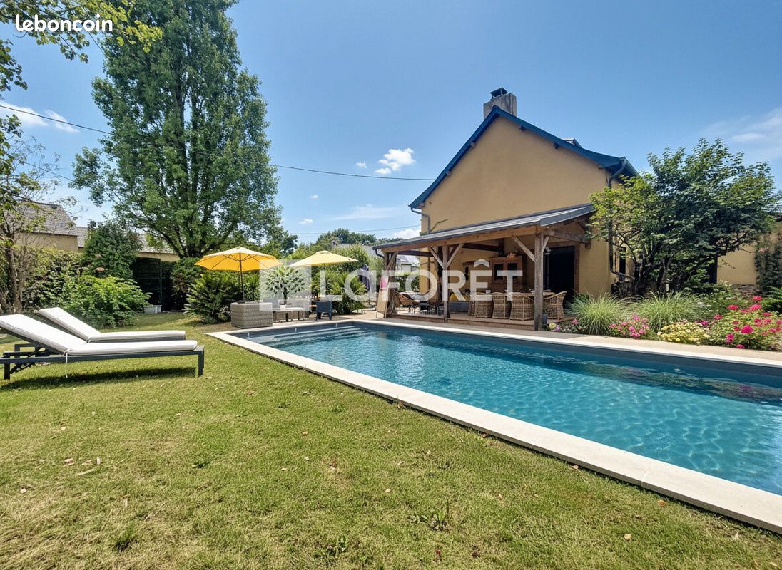 Maison 9 pièces 254 m² · à Melesse · 254 m² · 695 000 €