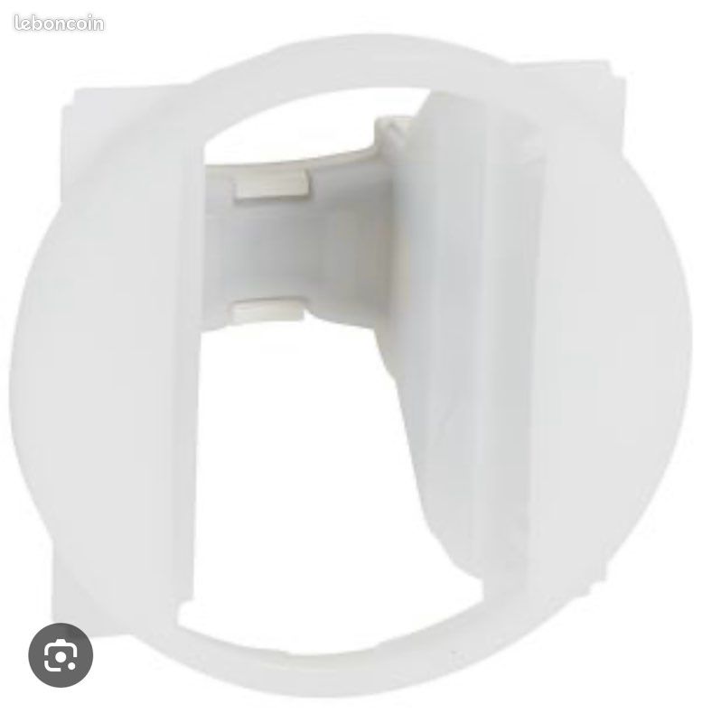 📦📦 Couronne lumineuses Legrand 67669 prix unitaire 2 pièces disponibles (image 1)