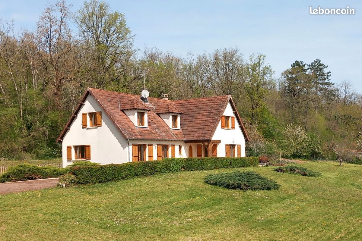 Maison 7 pièces 167 m² · à Noyers · 167 m² · 230 000 €