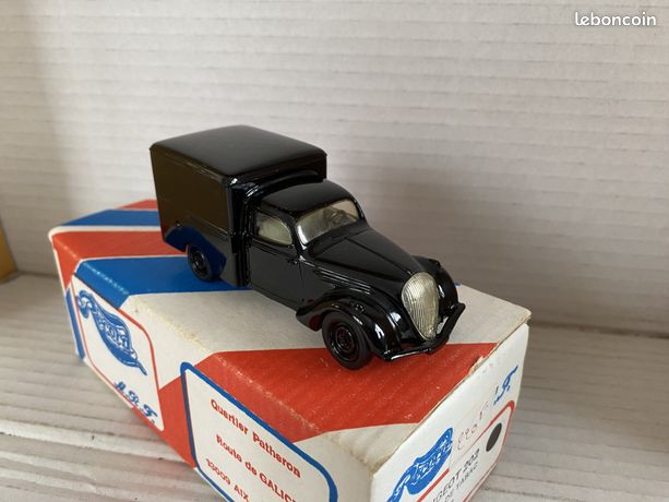 1/43 RECORD KIT A MONTER PEUGEOT 202 PAQUET DE TABAC 1938 MIB