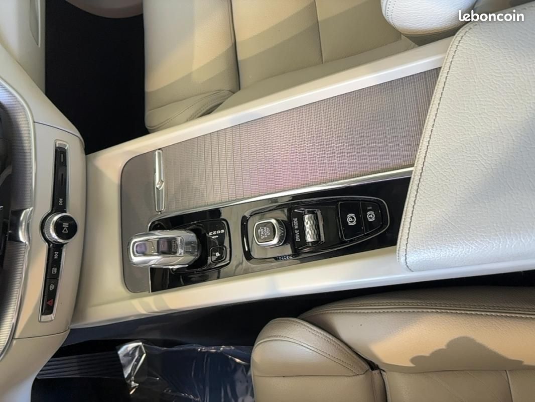Volvo XC60 T8 TWIN ENGINE 303 CH + 87 GEARTRONIC 8 INSCRIPTION (image 10)