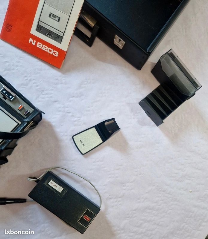 Magnétophone à Cassette Stéréo Nuvox TPS-200 Vintage – Radio AM/FM – Pour Pièces