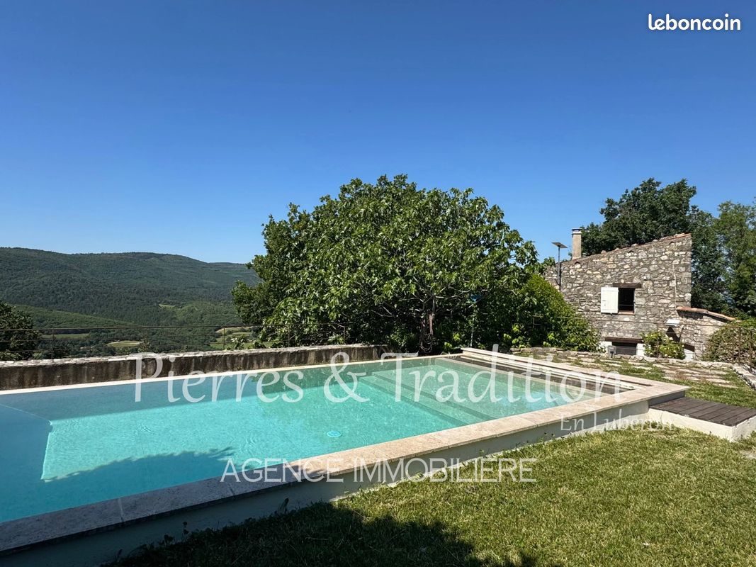 Maison 6 pièces 136 m² · à Reillanne · 136 m² · 675 000 €