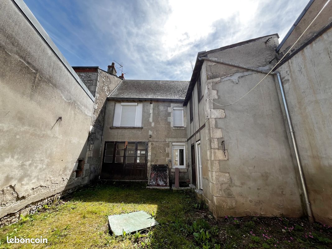 Maison 4 pièces 126 m² · à Issoudun · 126 m² · 79 000 €