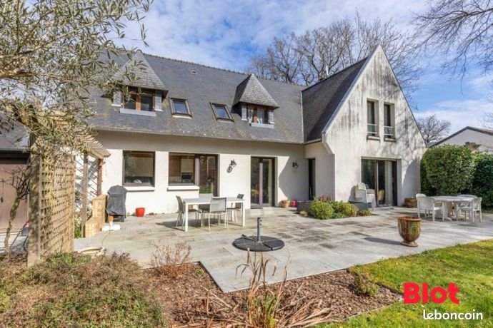 Maison 9 pièces 220 m²