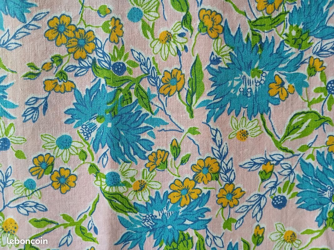 Coupon De Tissu Coton Imprimé Fleurs Vertes - Dimensions 56 X 80 Cm - Neuf, Origine France