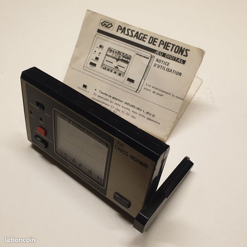 RARE JEU ÉLECTRONIQUE vintage Bandai Passage piétons