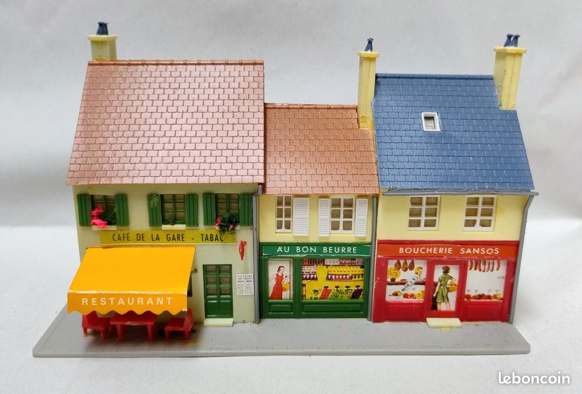 Maquette Jouef - Bloc De 3 Immeubles - Échelle HO 1/87 - Réf 198100 - Neuf