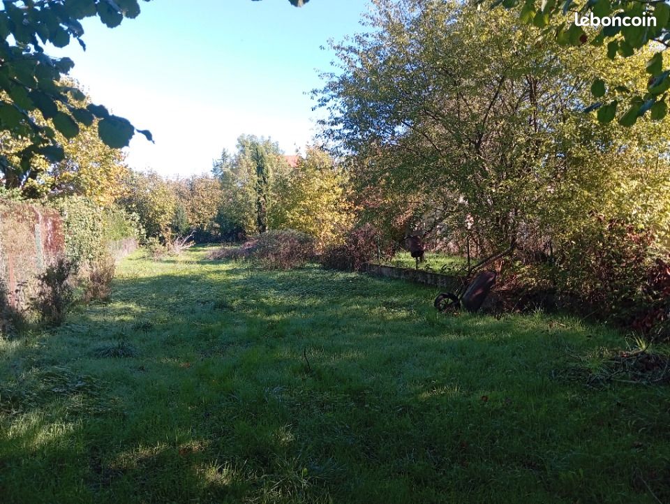 Terrain 1600 m² · à Ruelle-sur-Touvre · 150 000 €