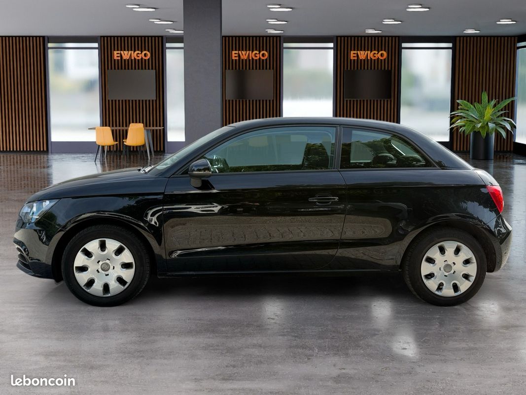 AUDI A1 1.2 TFSI 90 CH AMBIENTE * SIEGES CHAUFFANTS * CLIMATISATION * CHAINE DISTRIBUTION CHANGEe (image 9)