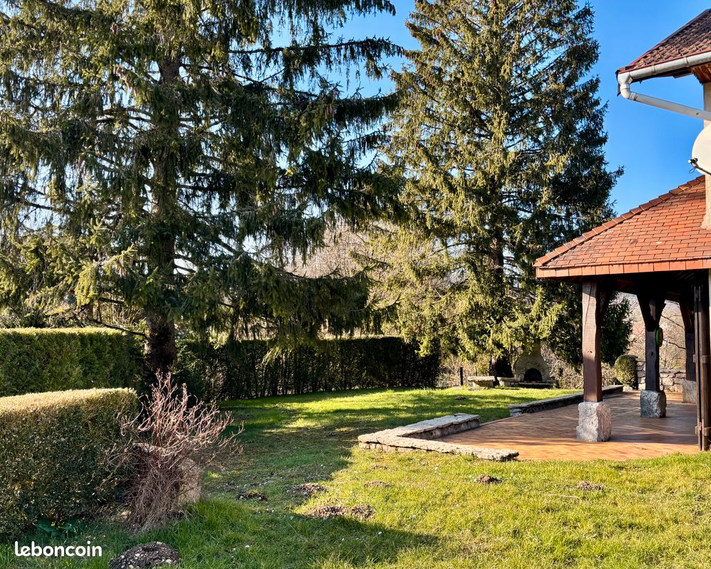 Maison 5 pièces 148 m² · à La Tour-du-Meix · 148 m² · 160 000 €
