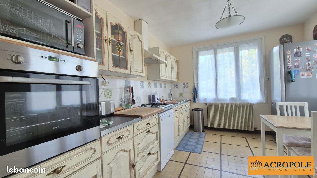 Maison 5 pièces 136 m² · à Salbris · 136 m² · 156 000 €