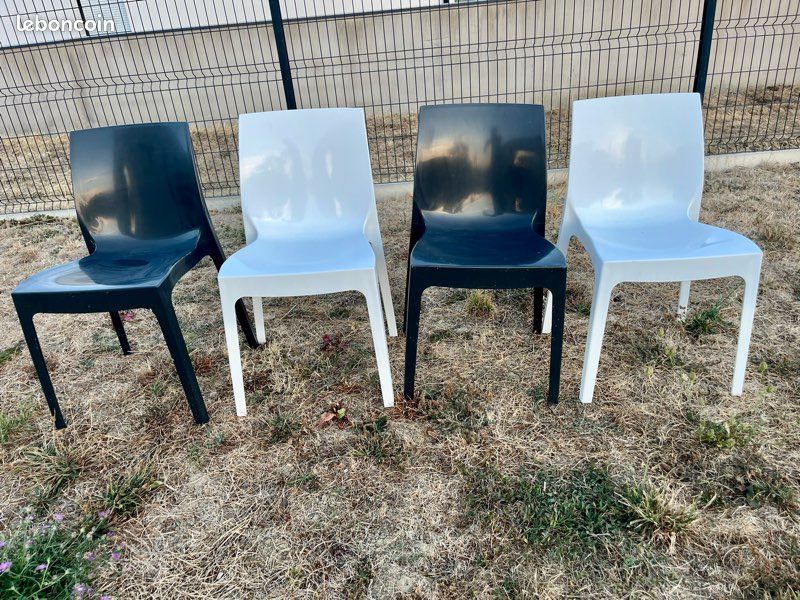 Chaises plastique (image 1)
