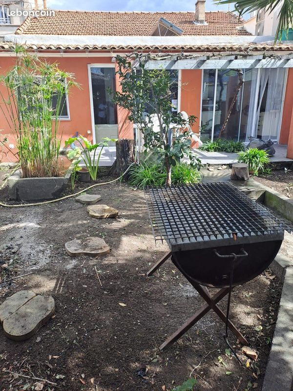 Maison 6 pièces 145 m² · à Nîmes · 145 m² · 1 450 €