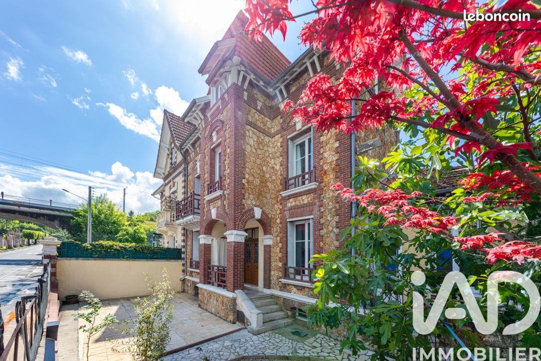 Maison 7 pièces 145 m² · à Mériel · 145 m² · 499 000 €