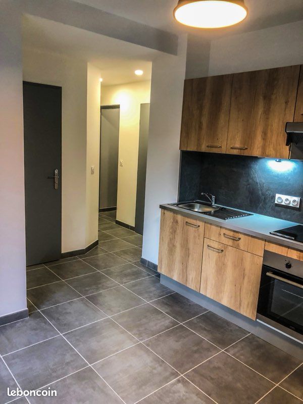 Appartement 1 pièce 20 m² · à Grenoble · 20 m² · 530 €