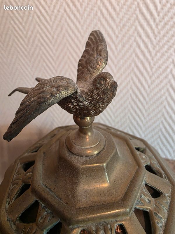Boîte octogonale en laiton ajouré, oiseau en vol, style néo-gothique, vintage (image 3)