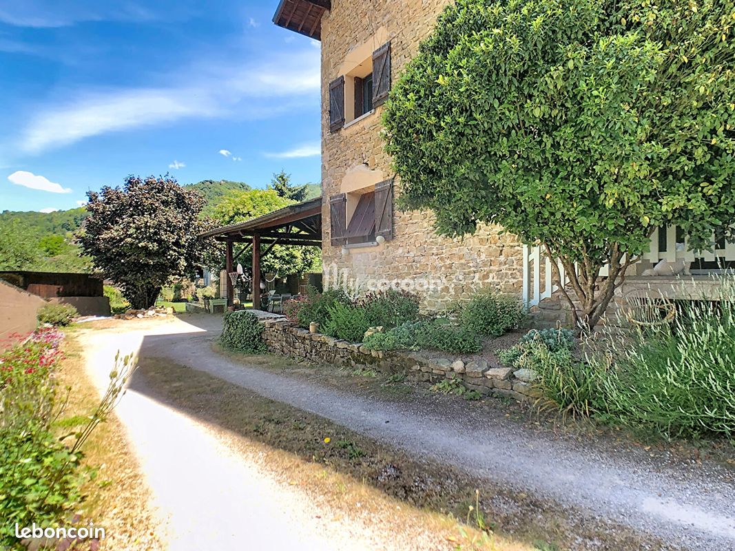Maison 8 pièces 224 m² · à Bettant · 224 m² · 409 000 €
