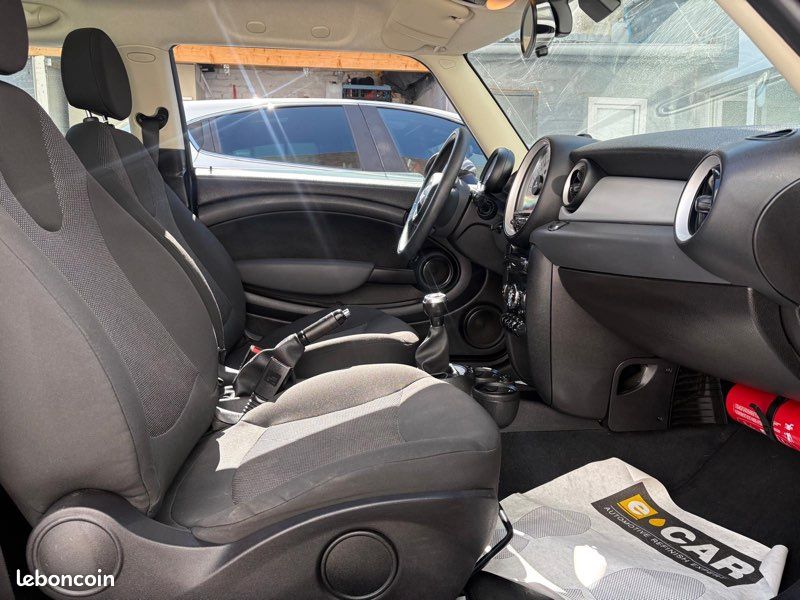 MINI COOPER ONE D 1.6d 90cv PACK LUXE / MOTEUE A CHAÎNE / FEUX AUTO / CLIM / JANTES / ÉDITION LIMITEE (image 8)