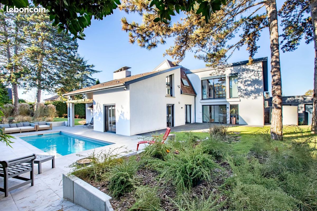 Maison 7 pièces 220 m² · à Mulhouse · 220 m² · 1 090 000 €
