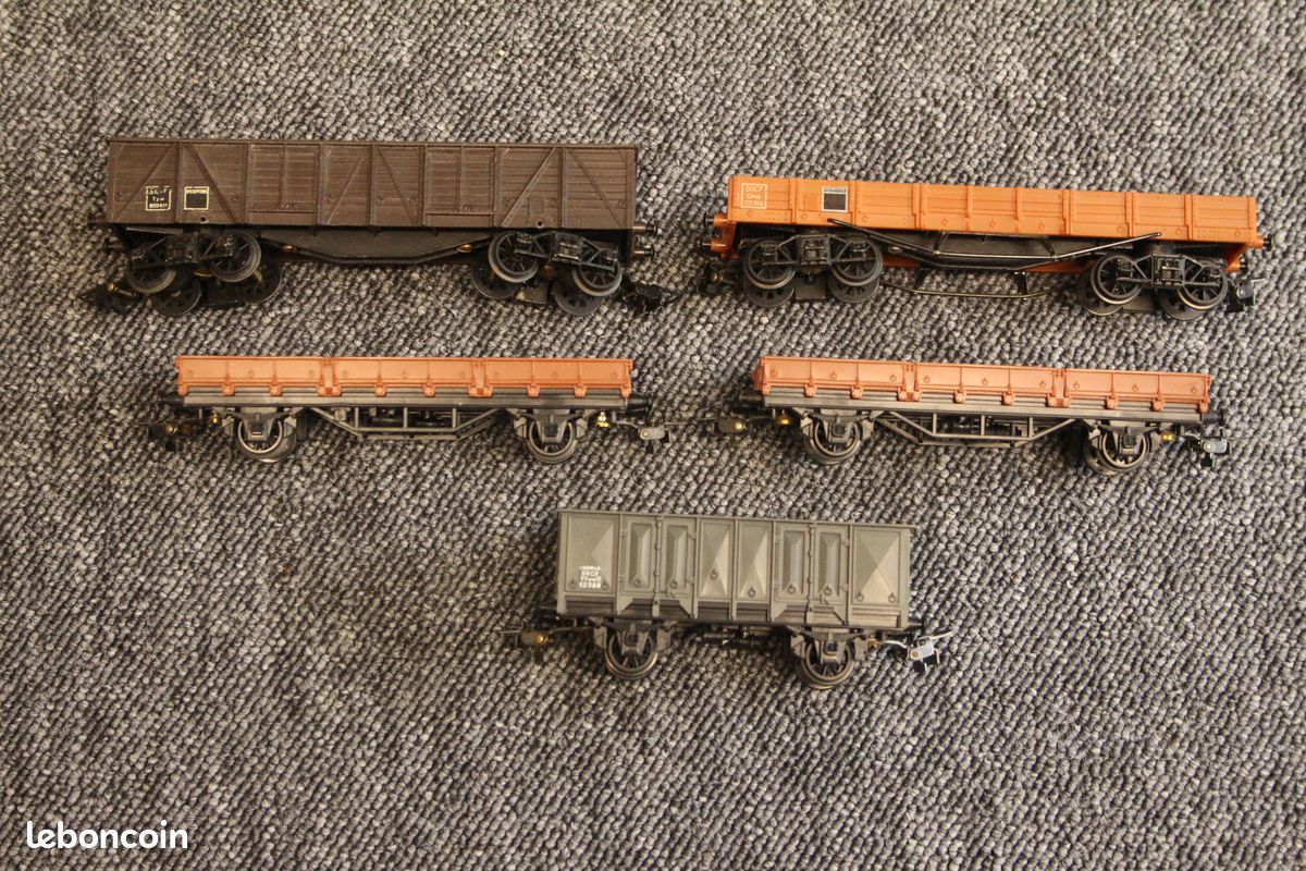 Lot De 5 Wagons De Marchandises Ho Trix 28063 - Échelle HO - Occasion Boîte