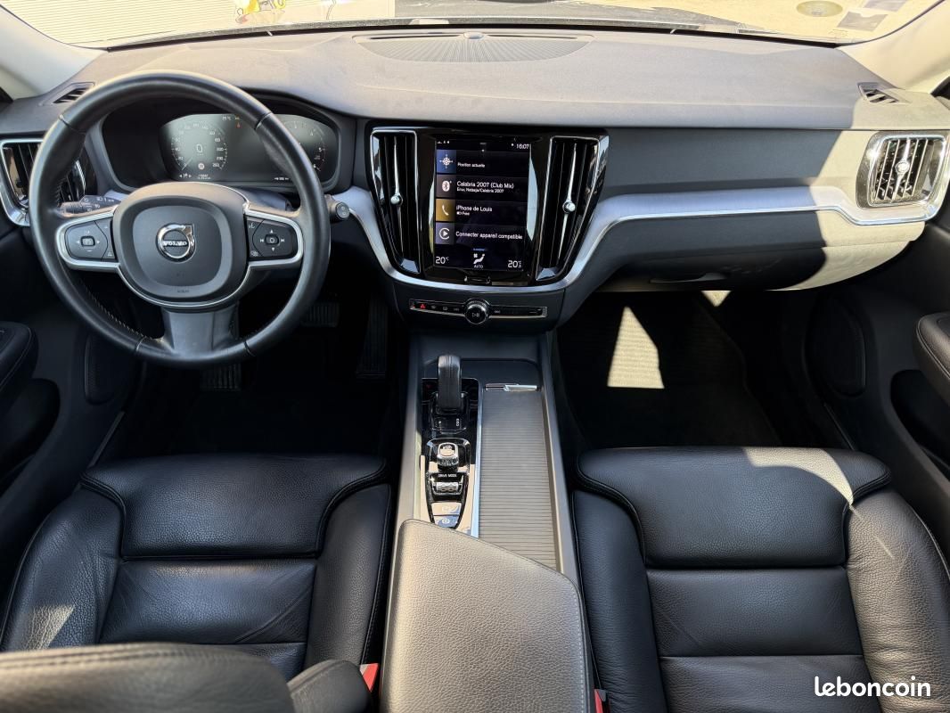 Volvo V60 B4 2.0 197 CH BVA BUSINESS EXECUTIVE / 2ND MAIN SUIVI COMPLET SUPERBE ETAT (image 20)
