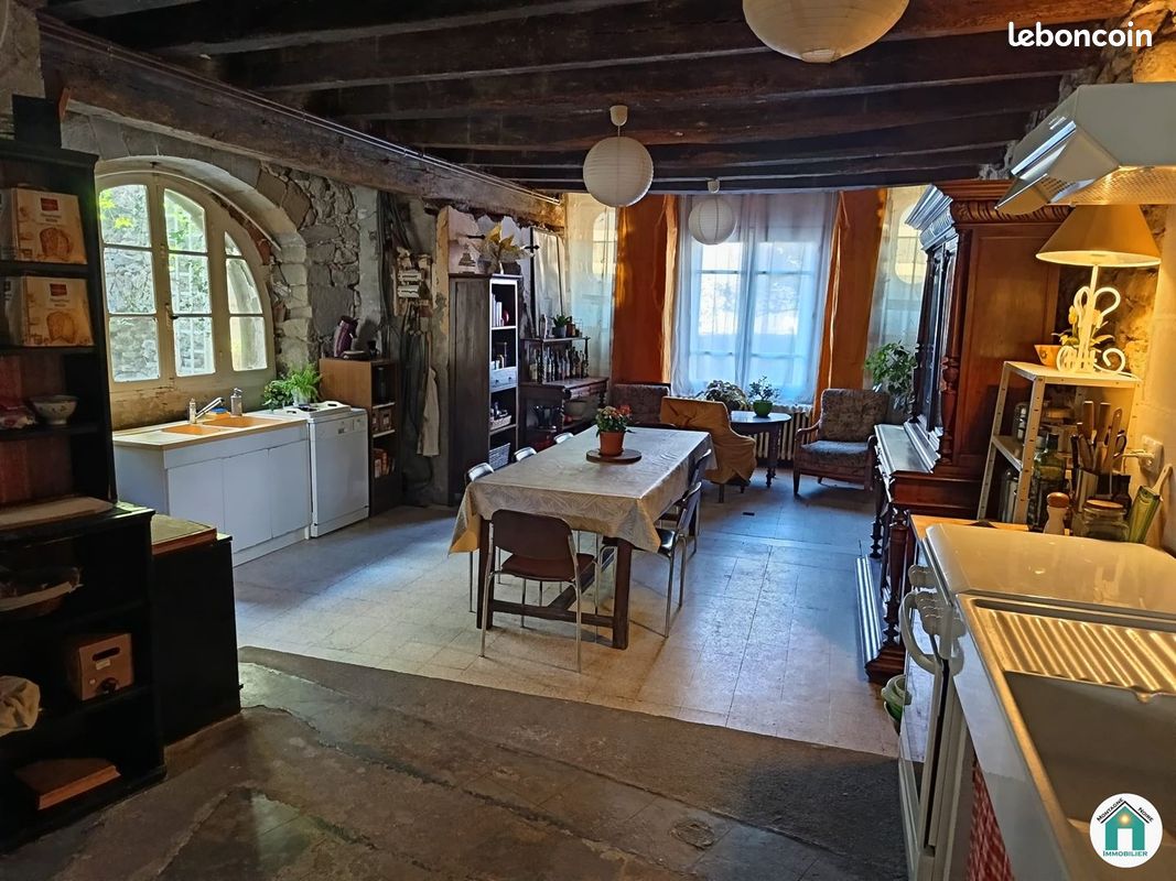 Maison 12 pièces 300 m² · à Conques-sur-Orbiel · 300 m² · 99 500 €