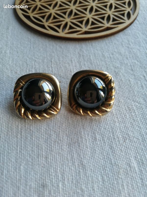 Boucles d'oreilles Clip Carrées-Cabochon rond Hématite pierre naturelle- gris anthracite et doré- Vintage 90- Chic Couture (image 1)