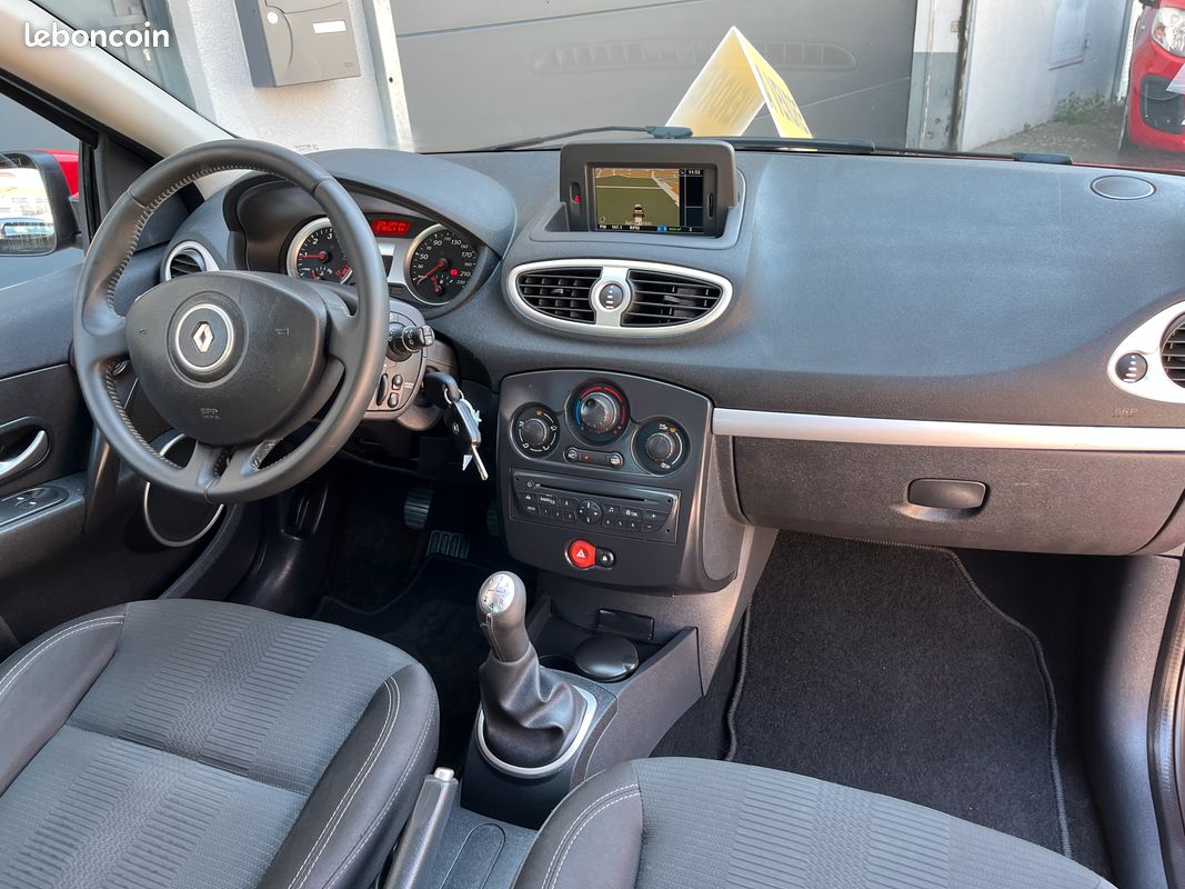 Belle Renault clio III 1.5 dci gps clim possibilité garantie 12 / 24 / 36 mois (image 3)