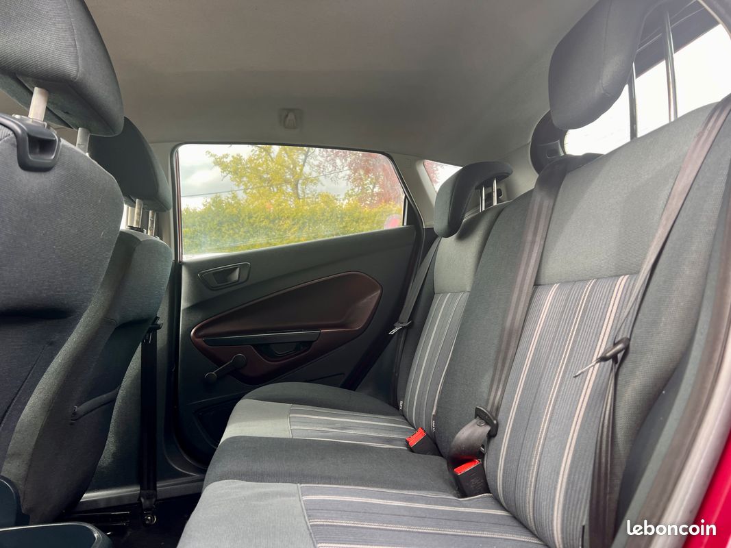 Ford fiesta 1.2i / 60 ch / kit de distri ok / ct ok et garantie 48 mois possible (image 4)