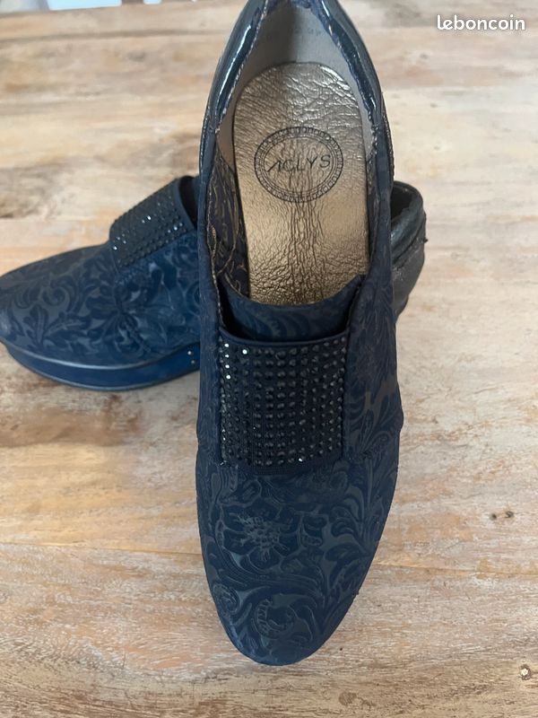 Chaussures bleues talon compensés (image 6)